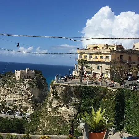 Lo Splendore Del Borgo * Тропея