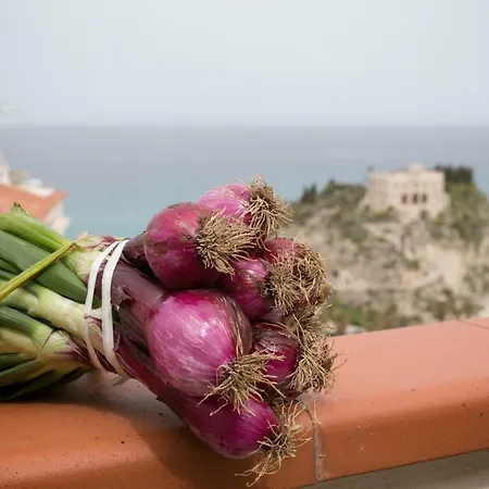 Lo Splendore Del Borgo * Тропея